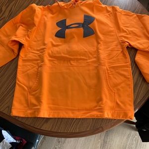 UNDER ARMOUR SWEATSHIRT